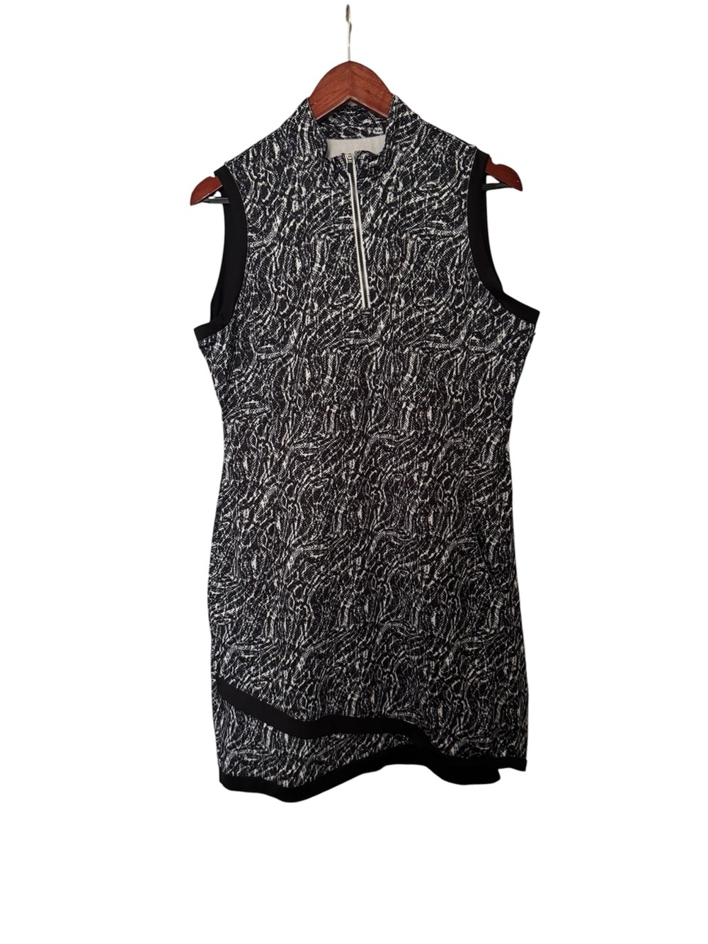 EP new york Sleeveless Black & White Patterned Shift Dress